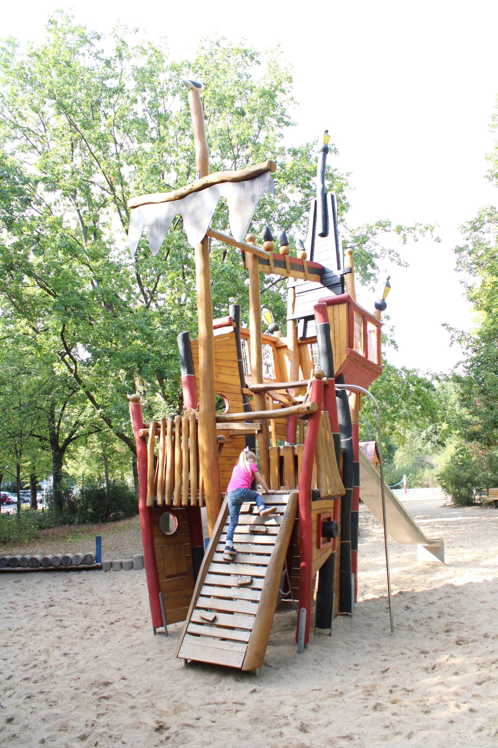 spielzeug friedrichshain Friedrichshain für Kinder: Kunst & toben